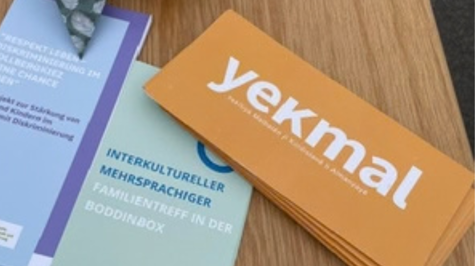 Yekmal beim Demokratiefest in der GU Karl-Marx-Stra&szlig;e